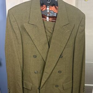 Chic Olive Double-Breasted  suit